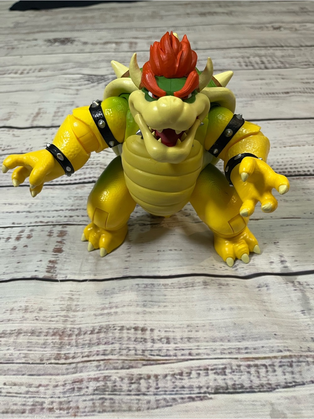 Super Mario Bros. Movie 7 inch Bowser Action Figure with Fire Breathing Effects
